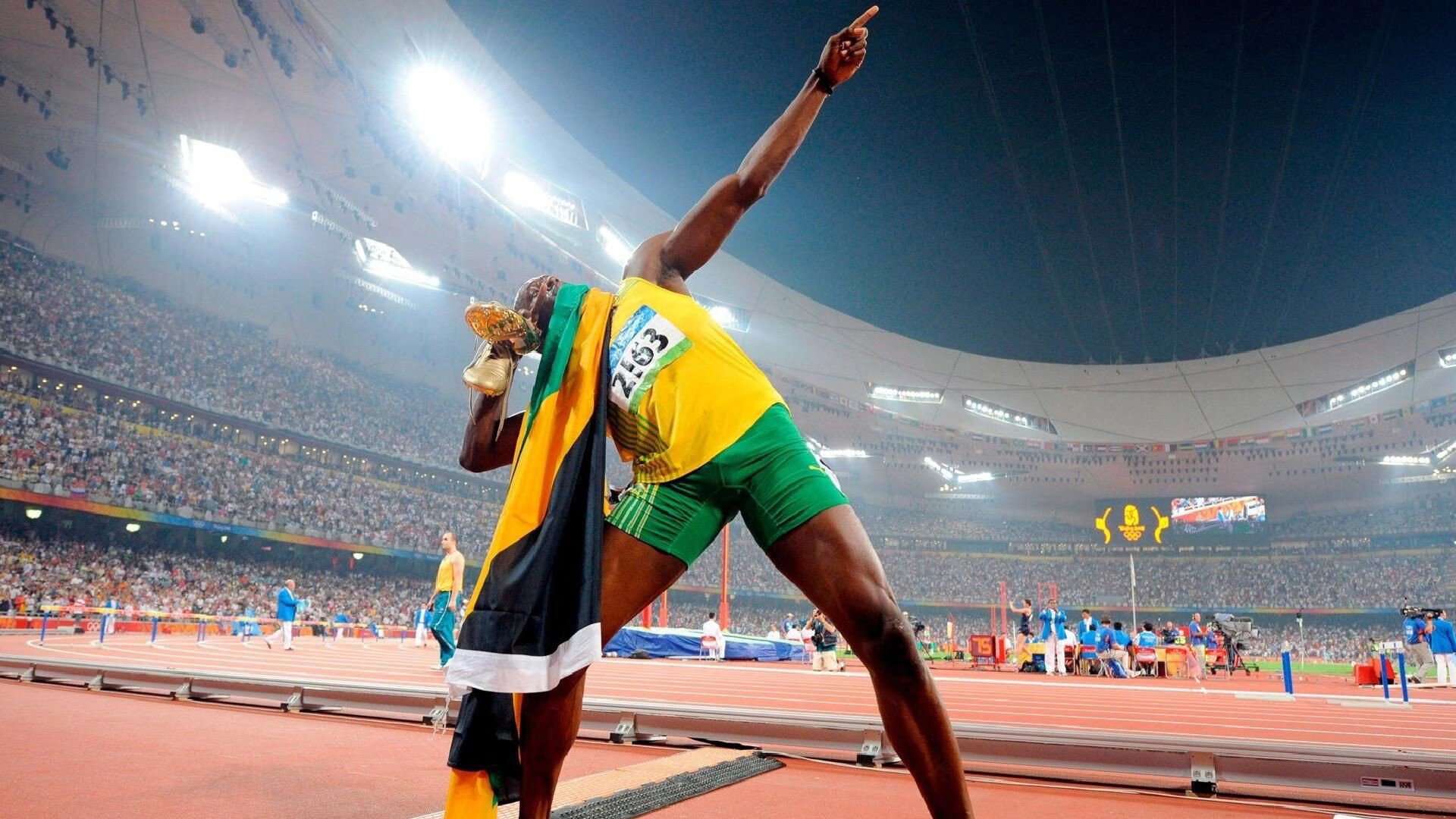 世界杯：婚礼现场准备了实时比分屏幕 新人笑称“不能让球迷朋友心里痒”